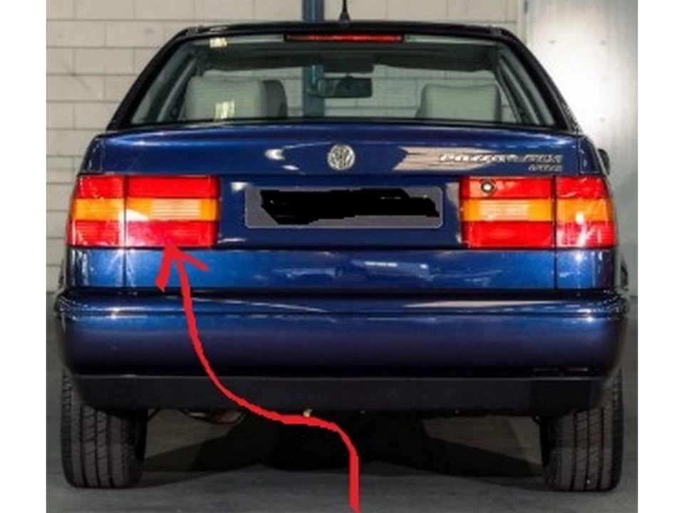 Оригинальный задний левый внутренний фонарь для салона VW Passat 3A5945107A 1994-1997 - Изображение 1 из 4