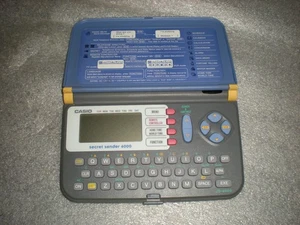 Organizzatore tascabile portatile vintage Casio Secret Sender 6000 PER RICAMBI O RIPARAZIONE - Foto 1 di 12