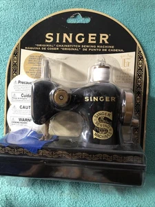 Home Play Singer Chainstitch Toy Sewing Machine NIB - Picture 1 of 7