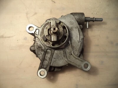 Vacuum Pump Toyota Avensis T25 Vapec 19S Luk 12110584 C315D - Image 1 of 3