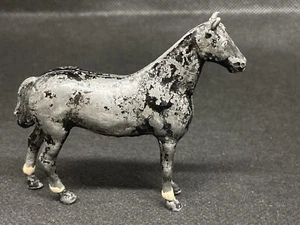 uncatalogued young horse By Britains (Yellow 303) dated 18.8.1903 - Picture 1 of 9