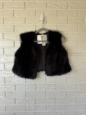 Chaleco de piel sintética recortado No Boundaries nuevo con etiquetas para mujer talla desconocida Cruella de Vil Foto 1 de 4