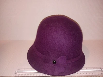 Encantador sombrero Charlie años 20 lana fieltro Cloche adorno flor estilo vintage Foto 1 de 2