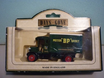 Days Gone Die-cast Models, DG66014 1926 Dennis Delivery Van, "BP" Livery, VGC. - Image 1 of 4