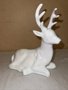 Vintage White Ceramic Deer Buck Laying Figurine Porcelain Beautiful - Picture 1 of 7