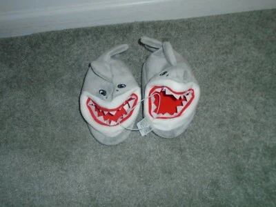 Тапочки акула детский размер 1-2 совершенно новый - Изображение 1 из 3