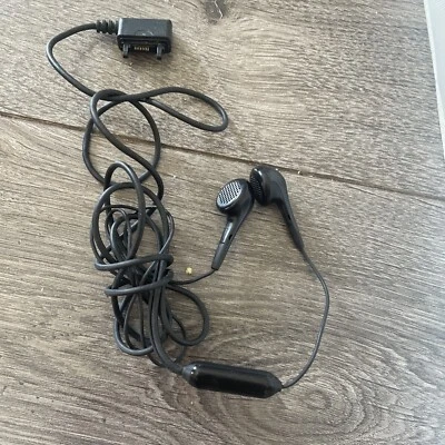 GENUINE Sony Ericsson HPM STEREO HEADSET WITH ADAPTER FOR Sony Ericsson PHONES - Image 1 of 4