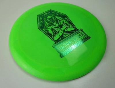Sello de vampiro Innova Disc Golf F2 Halloween Star Destroyer Distance Driver 158 g Foto 1 de 3