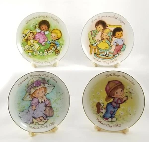 4er SATZ AVON MUTTERTAG SAMMELTELLER 1981 1982 1983 1984 - Bild 1 von 12