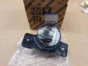 GENUINE Mopar Jeep Wrangler Gladiator 2017-2020 Front Right Fog Lamp 68304048AE - Picture 1 of 4