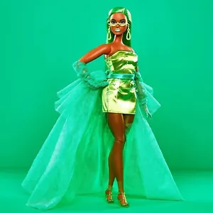Barbie CHROMATIC COUTURE Verde - Foto 1 di 8