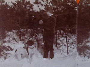 Chasse Photo Stéréo. Waiting for the Command. Copyright 1895 bu B. L. Singley  - Imagen 1 de 5