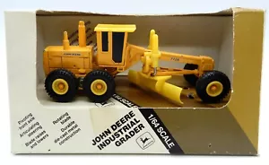 ERTL Die Cast 1987 John Deere 772B Industrial Grader 1/64 Scale in Original Box - Picture 1 of 8