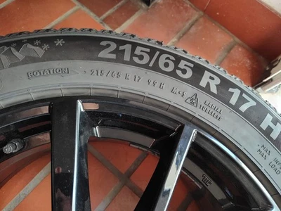 Winterreifen mit Felgen Zu Verkaufen - Bild 1 von 4