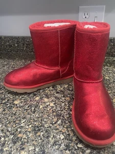 BOTAS UGG KIDS CLASSIC II METALLIC SPARKLE 1125372K ROJO SAMBA TALLA 5 - Imagen 1 de 11
