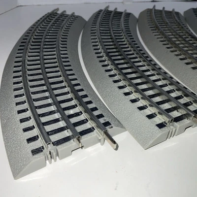 Lionel O31 Gauge. Lot of 5 Full Curve 6-12015 FasTrack Used. 🚂 - Image 1 of 4