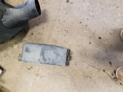 Fuse Box Engine With Fog Lamps Fits 12-15 CAPTIVA SPORT 1461082 - Image 1 of 4