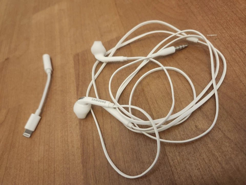 Auriculares con micrófono para Samsung/Aux adaptador para iPhone  Foto 1 de 4