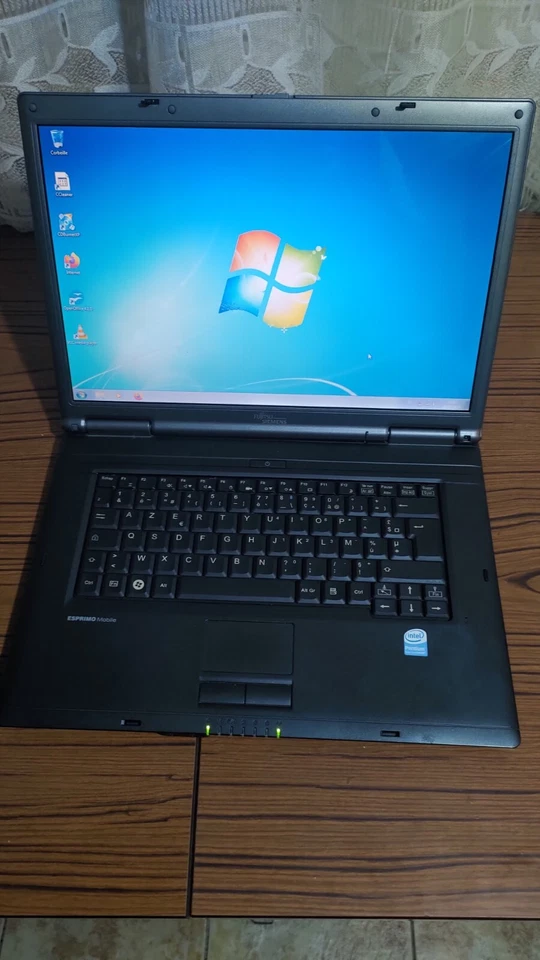 pc portable fujitsu v5535 - Photo 1/1