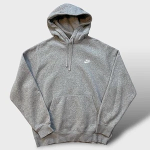 Nike Embroidered Swoosh Hoodie Gr. M grau Relaxed Fit Streetwear Essential sehr guter Zustand - Bild 1 von 8