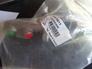 New Intrupa Master Cylinder BP-1011 Forklift 4717499009495 FREE 1ST CLASS SAME D - Picture 1 of 2