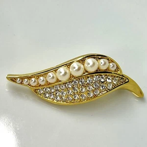 Vintage Signed Napier Gold Tone White Faux Pearl Rhinestone Leaf Brooch Pin - Picture 1 of 6