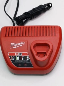 EUC (MA3) Milwaukee 48-59-2401 M12 12V 12 Volt Li Ion Litium Red Battery Charger - Picture 1 of 6