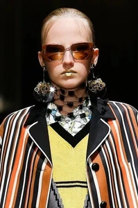 PRADA S/S 2016 RUNWAY Black Pom-Pom Rosette Mesh Small Dickey Bib Scarf NWT - Picture 1 of 11