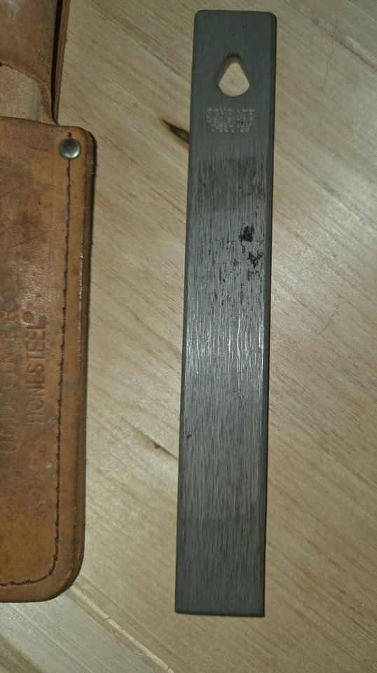 Afilador de cuchillos Schrade vintage con funda Old Timer Honesteel Foto 1 de 4