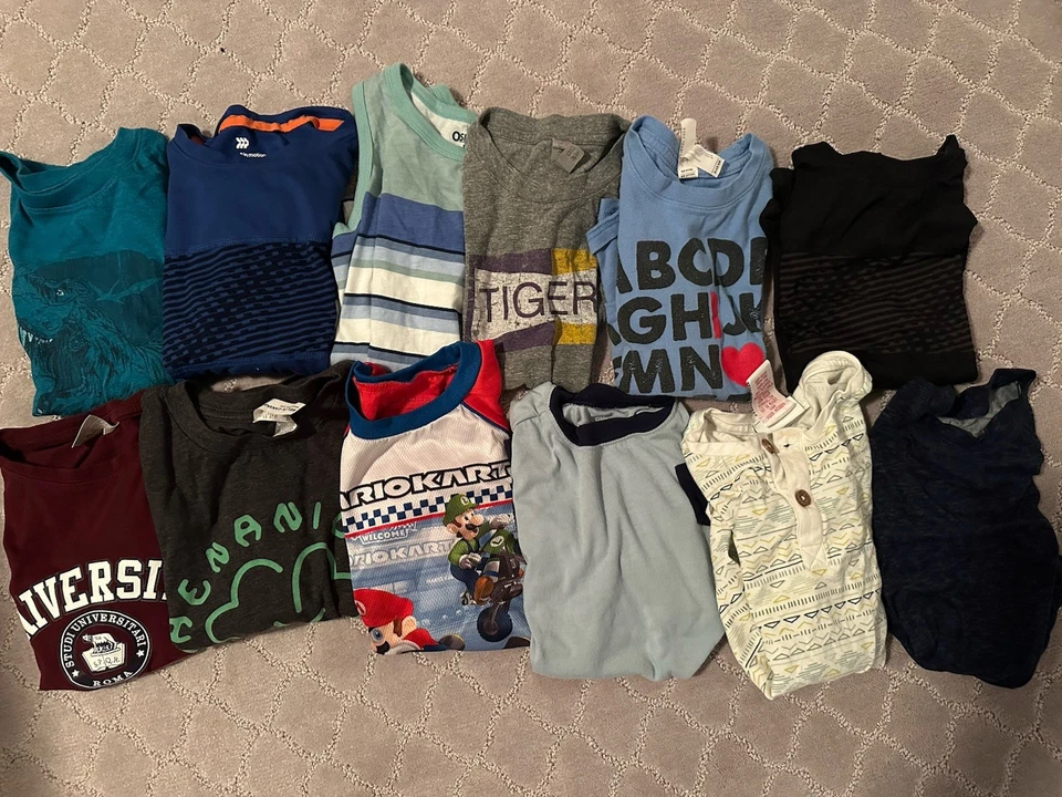 Lote de camisetas Kids talla 5T NIÑOS. 10 en total Foto 1 de 1