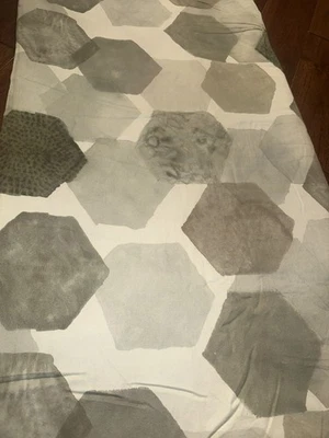 Funda nórdica West Elm 100 % algodón orgánico geo satén Queen. Foto 1 de 4