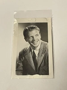 1950’s Dan Dailey 2.5x4 Studio Fan Club Photo **028101 - Picture 1 of 1