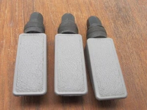 Chevrolet Blazer 1995-2005 cubierta de carga trasera gris montaje clips de bloqueo (3) - Imagen 1 de 4