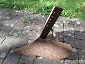 Pflug Häufelpflug Kartoffelpflug Kartoffelhäufler Häufler Anbaugerät Gartenfräse - Bild 1 von 4