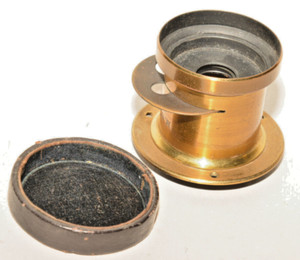 R.O.C. ROCHESTER OPTICAL CO. BRASS 4X5 LENS WITH FLANGE AND CAP.