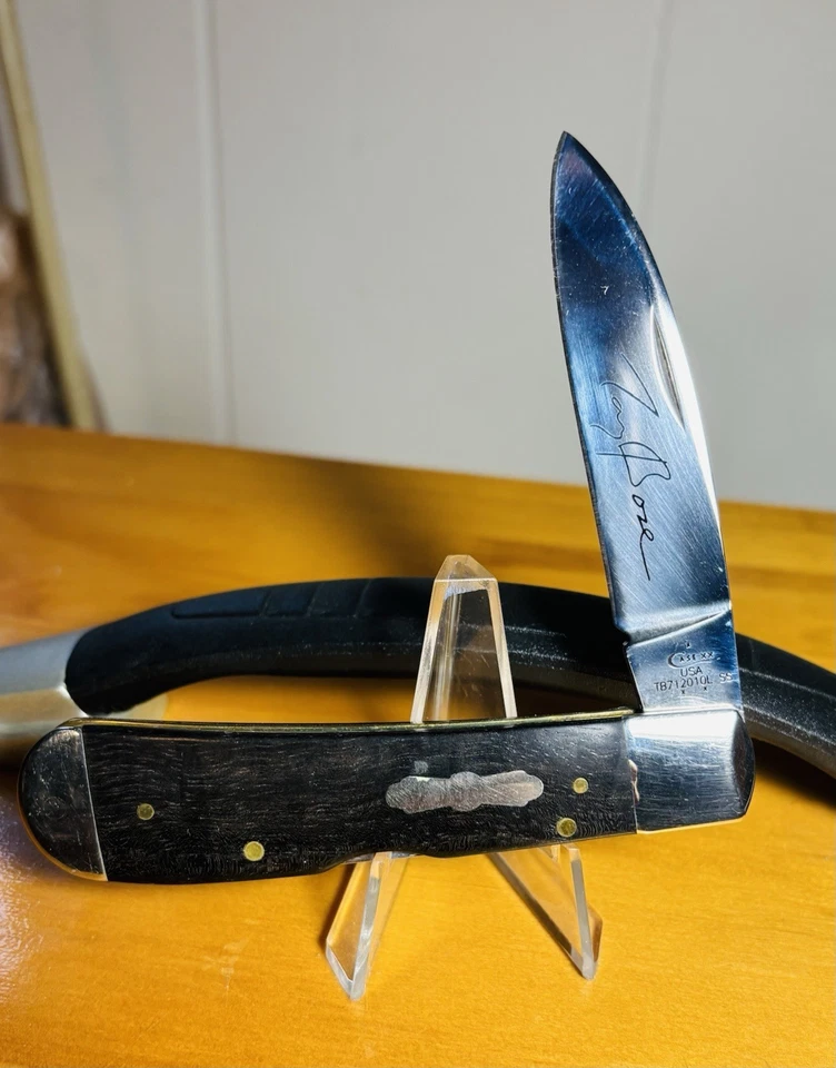 Case Tony Bose Tribal Lock. 2017. Ebony Handles. In The Original Box. - Image 1 of 4