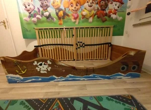 Biete ein Kinderbett- Piratenbett, in 90x200 mit Lattenrost !!!! zum Verkauf. - Bild 1 von 4
