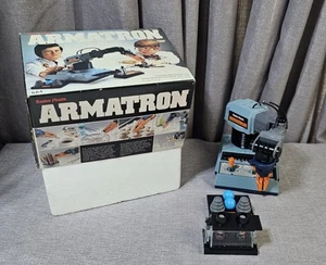 Radio d'epoca Shack Armatron di Tandy per ricambi o riparazioni non funzionante con scatola - Foto 1 di 10