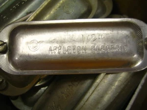 Appleton Electric 1/2'' CONDUIT OUTLET BODY COVER - LB cover - Picture 1 of 3