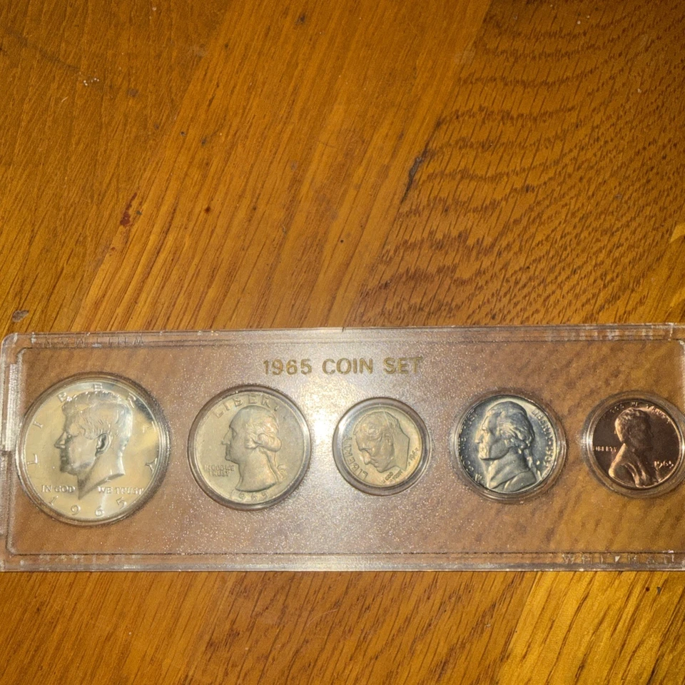 1965 US Mint Uncirculated Set- Whitman Plastic Holder - 5 Coins US Mint - Image 1 of 1