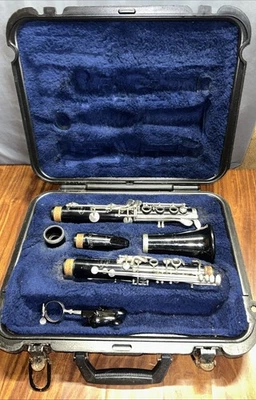 Vito-Reso-Tone 3 Made in USA Student Clarinet with Hard Case  - Image 1 of 4