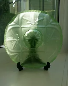 Art deco green opaque glass bowl/ plate. - Picture 1 of 5