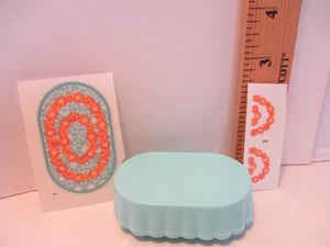 Playmobil Mueble MESA AZUL OVALADO con Pegatinas Opcionales para Parte Superior y Lateral - Imagen 1 de 3