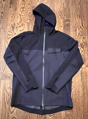 Lululemon Jacket Mens Large Hooded Water Resistant Gray Black Raincoat EUC - Image 1 of 4