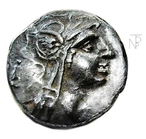 Ancient Rome Republic (JUNIA Silanus) Denario Roma-la Vittoria - Picture 1 of 8