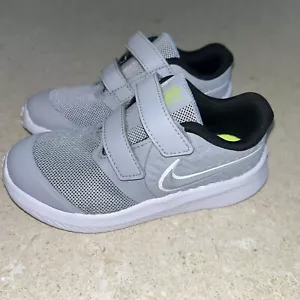 Nuove scarpe da bambino Nike Star Runner 2 grigio lupo grigio taglia 9 - Foto 1 di 4