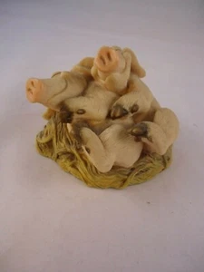 Piggin' Cuddles David Corbridge 1994 Pig Vintage British - Foto 1 di 5