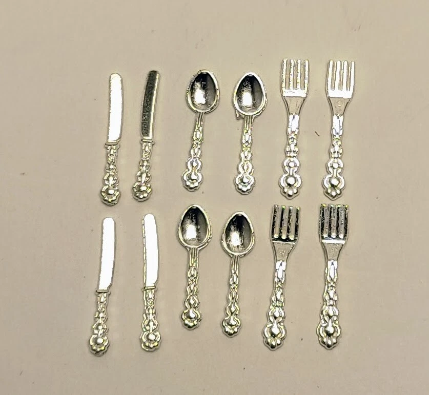lot de 12 couverts miniatures, maison de poupée, échelle 1/12 argenté S4 - Immagine 1 di 1