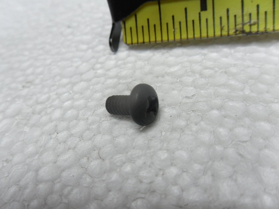 Porter Cable 873982 Round Head Screw For 40 Types of Tools - Image 1 of 1