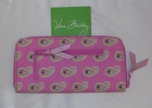 Vera Bradley Zip Around Travel Organizer Wallet - Bermuda Pink - Great Condition - Picture 1 of 3